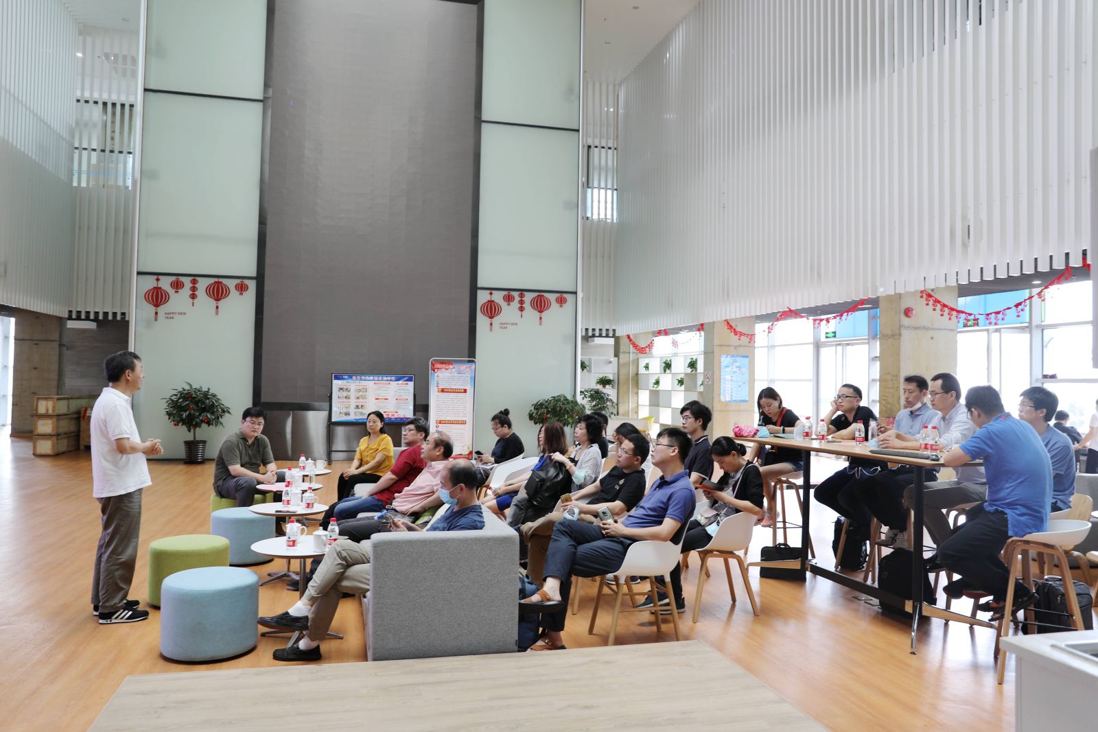 3777金沙娱场城召开骨干教师交流座谈会