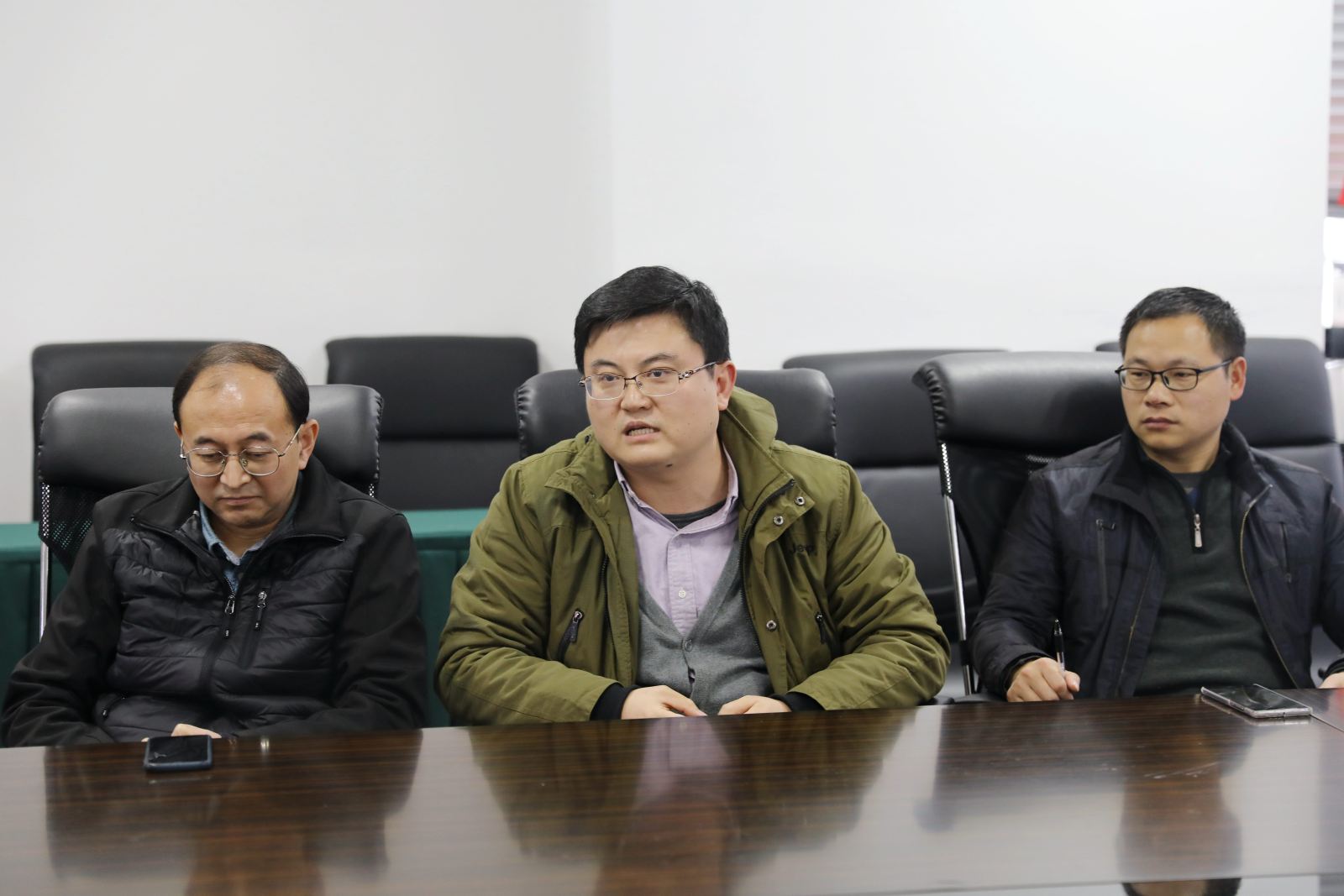 计算机科学与3777金沙娱场城召开教授座谈会